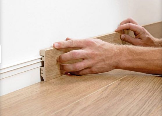 phào chỉ chân tường