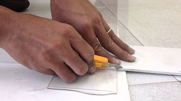 #1 Cách Cắt Mica Phổ Biến & Hướng Dẫn Cắt Mica Chuẩn Nhất 3 cách cắt mica