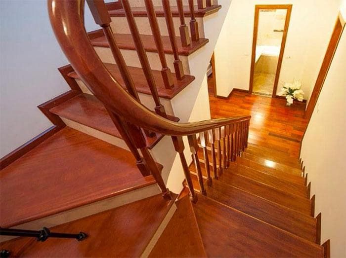 Top 11+ thiết kế cầu thang nhà lệch tầng đẹp mắt đầy tinh tế và sáng tạo 11 cau thang nha lech tang dep 9