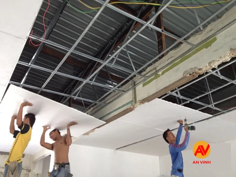 Hướng Dẫn Thi Công Trần Cemboard Chuẩn Kỹ Thuật 5 thi công tấm Cemboard làm trần